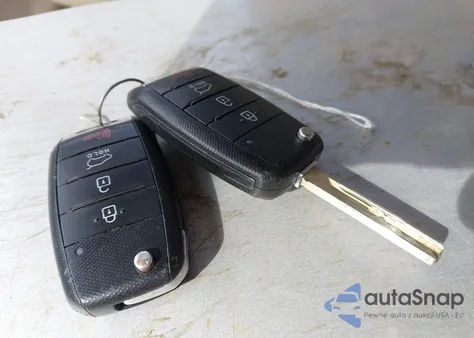 2017 Kia Sorento 2.4L Lx из США, поврежденный, VIN 5XYPG4A34HG254813